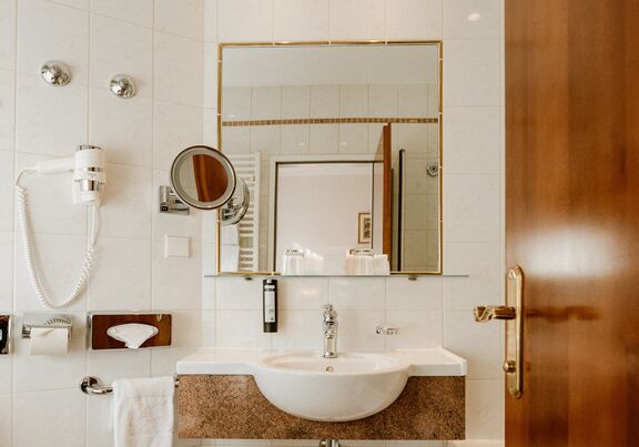 Bathroom Hotel Stefanie Vienna