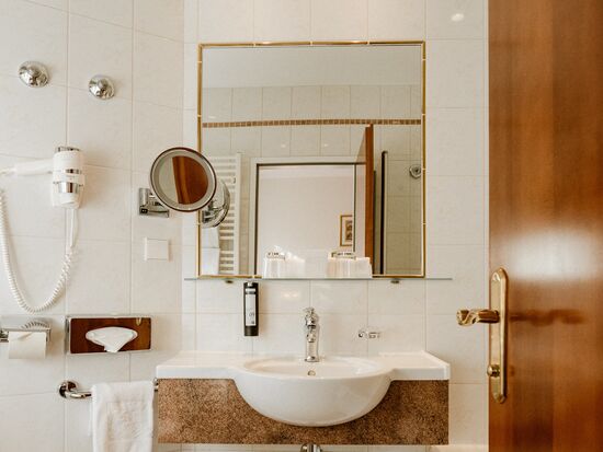 Bathroom Hotel Stefanie Vienna