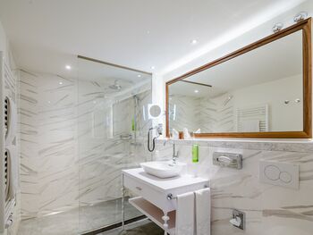 Bathroom Hotel Stefanie Vienna