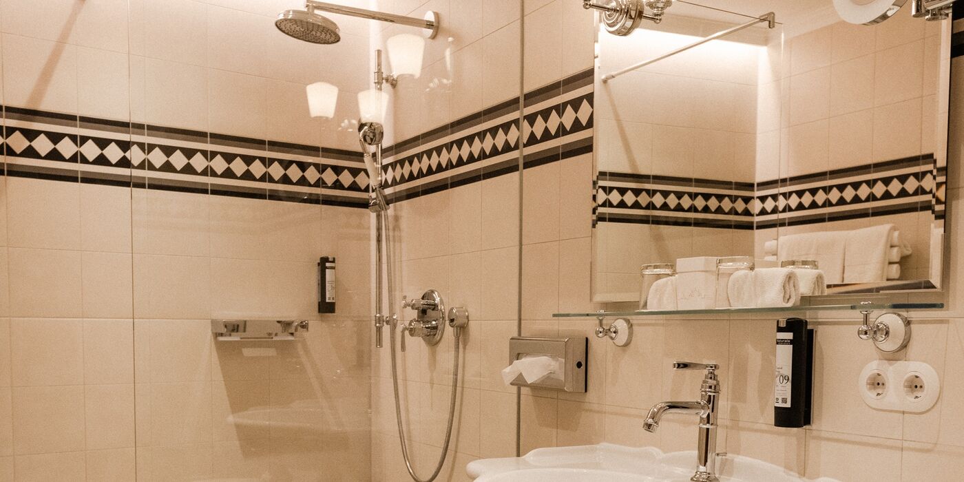 Bathroom Hotel Stefanie Vienna